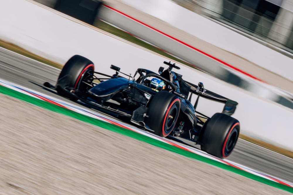 Russell singles out 'spectacular' 2026 Aston Martin F1 car